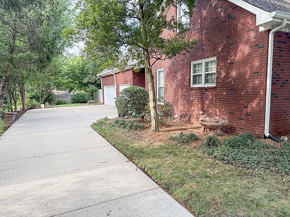 5th image of 1618 Buckingham Dr