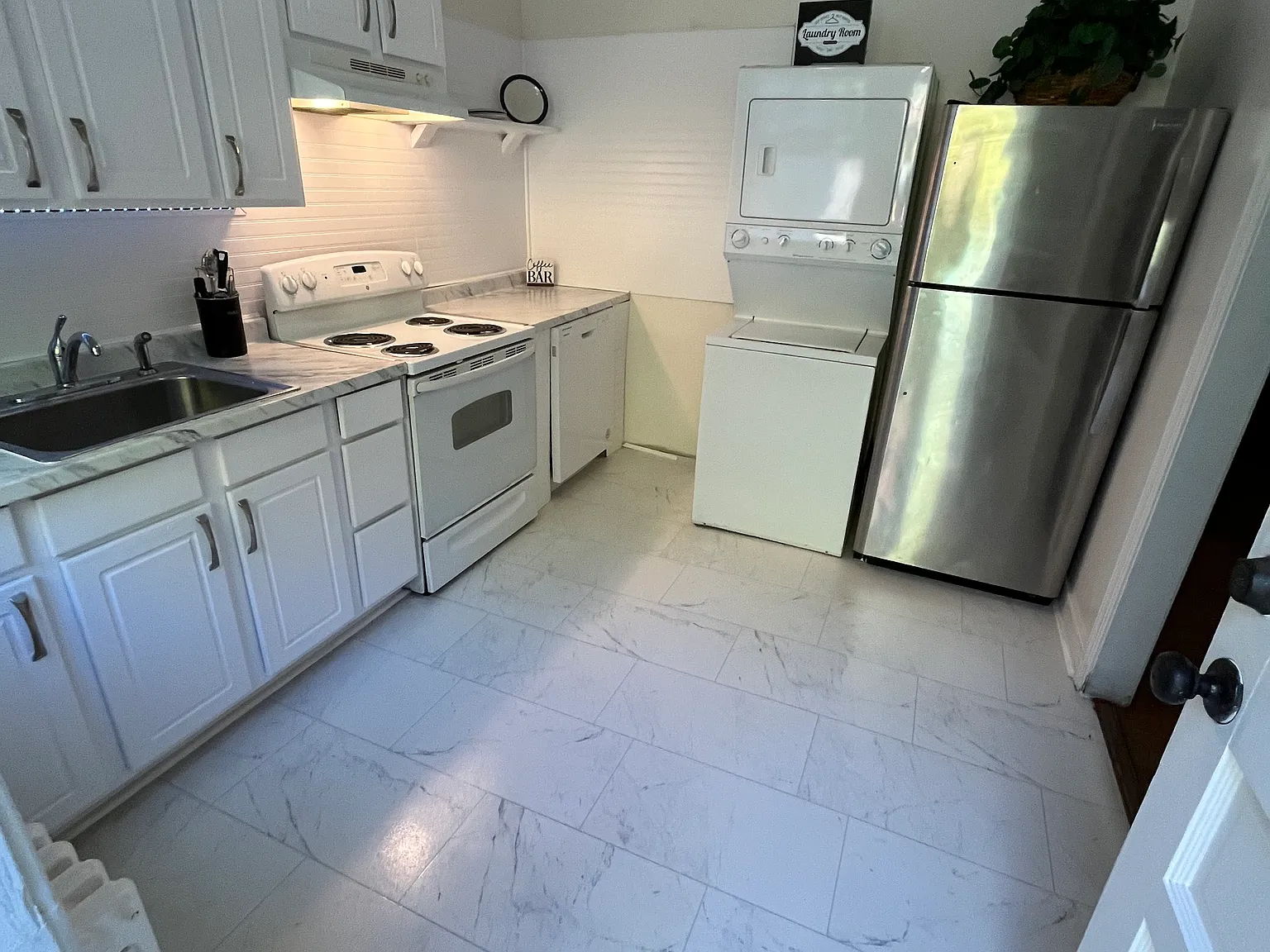 2 bed, 1200 sqft, $775 — Photo 2