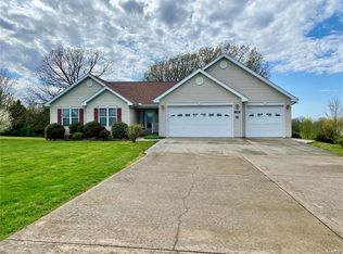 302 Ridgewood Ct, Farmington, MO 63640