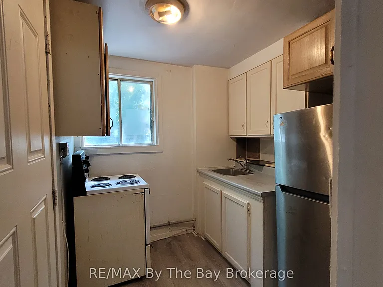 835 Mosley St #3 — Photo 9