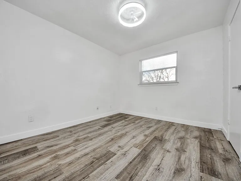 11627 Bowlan Ln — Photo 13