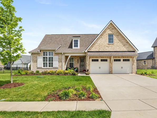 7452 Flatbush Dr, College Grove, TN 37046