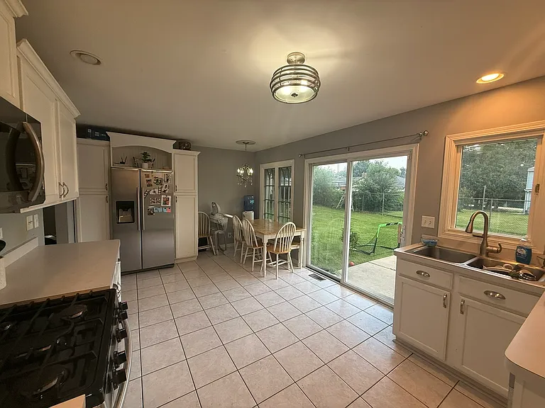 122 Gall Ln — Photo 5