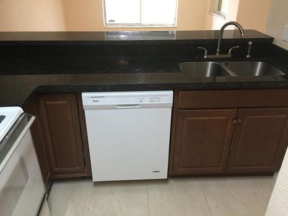 2nd image of 5102 Glenmoor Dr