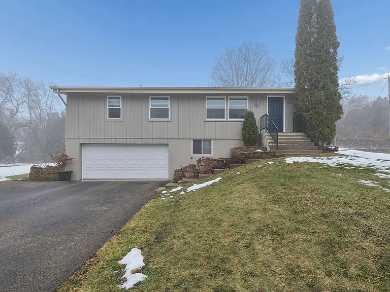 5826 Salisbury Ave — Photo 2