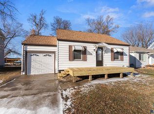 413 S Main St, Lennox, SD 57039