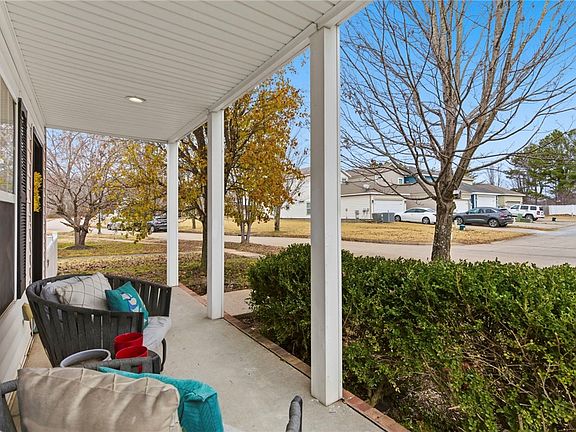 5th image of 2741 N Westminster Dr