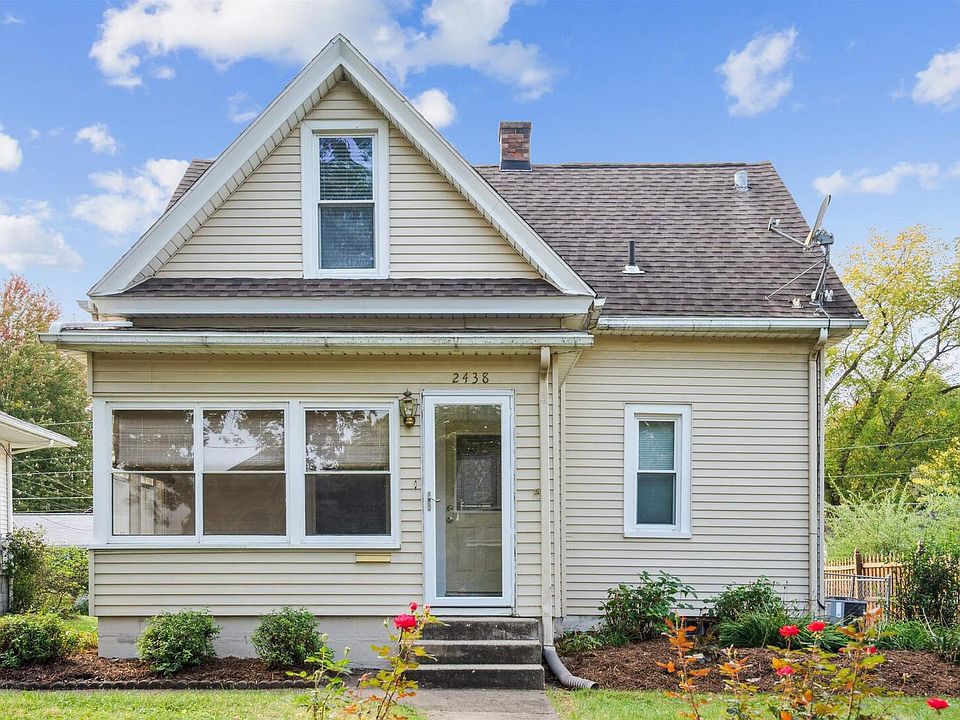 1st image of 2438 Tremont Ave