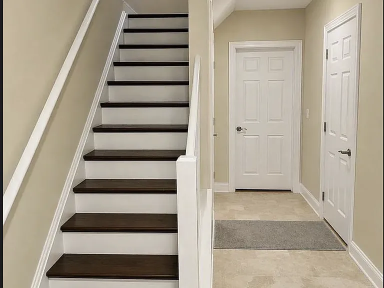 2238 Deyerle Ave — Photo 3