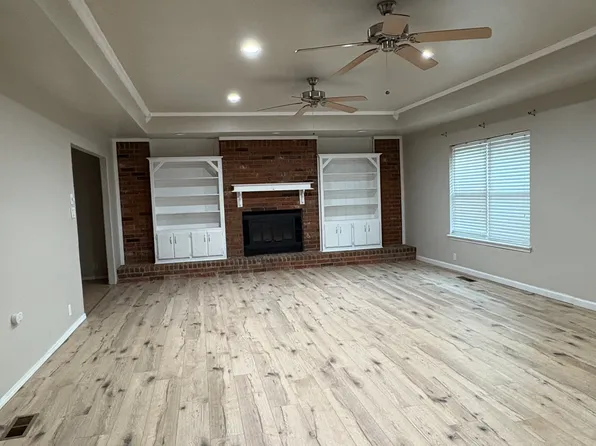 2800 Fairfield Dr, Edmond, OK 73012