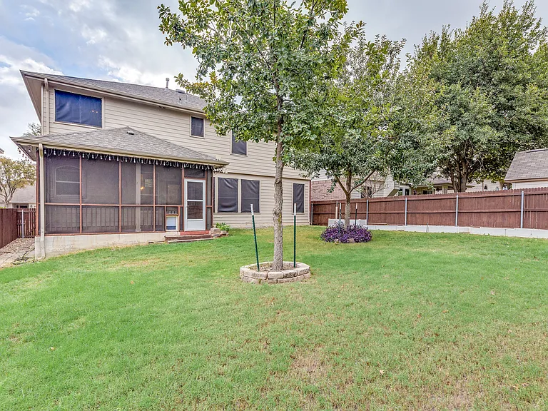 5723 White Oak Cv — Photo 23