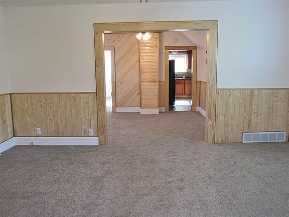 4th image of 417 2nd St SW
