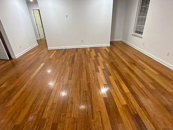 5th image of 1922 9th Street Dr SE