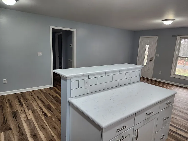 203 Inman Rd — Photo 1