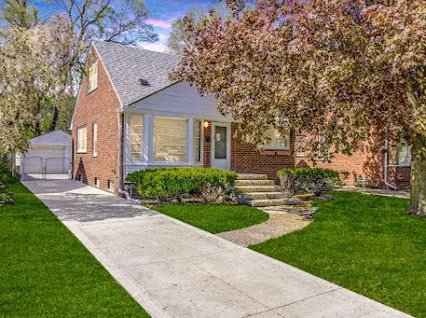 20704 Kenmore Ave, Harper Woods, MI 48225