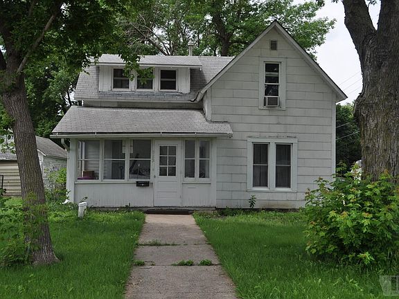 2nd image of 117 S Superior St