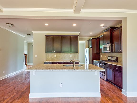 5th image of 508 Leighton Woods Ct