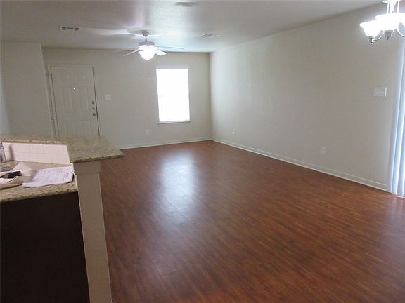 3rd image of 2804 Crystal Cir #A