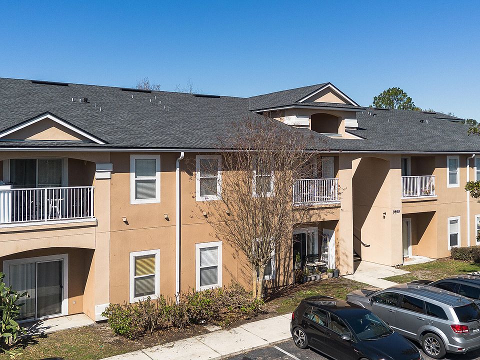 1st image of 9690 AMARANTE Circle #12