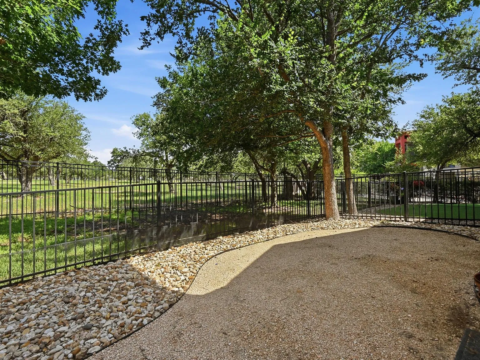 4 bed, 2.5 bath, 2429 sqft, $3,200 — Photo 2