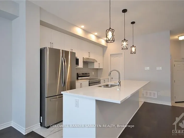 538 Sonmarg Cres — Photo 8