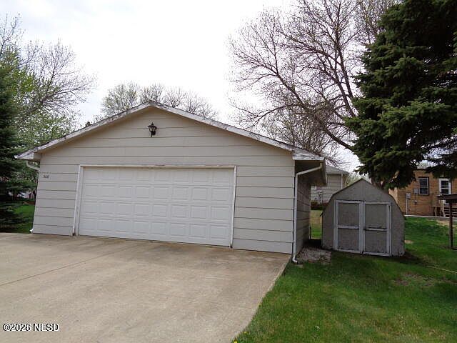 2nd image of 508 4th St NE
