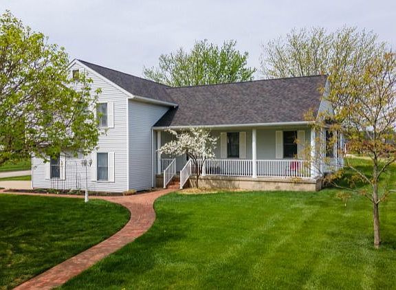 2nd image of 1100 Storybrook Dr