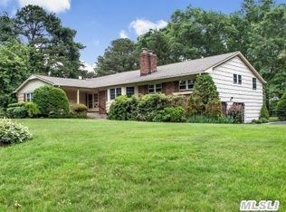 64 Old Brook Rd, Dix Hills, NY 11746