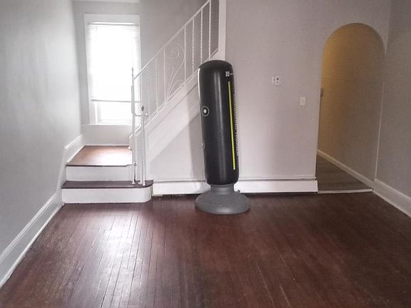 3rd image of 427 Home Ave