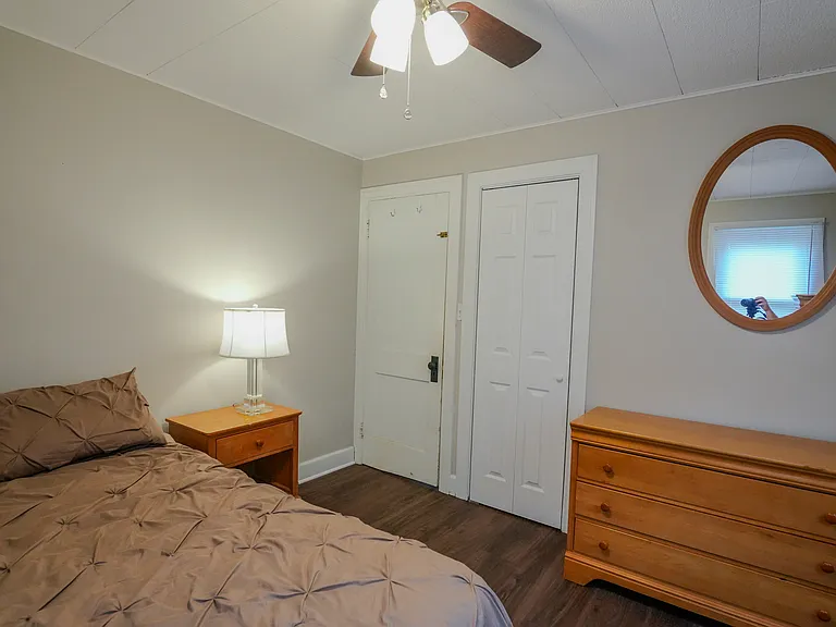 72 Sherwood Ave — Photo 17