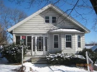 2 Stratfield St, Worcester, MA 01604