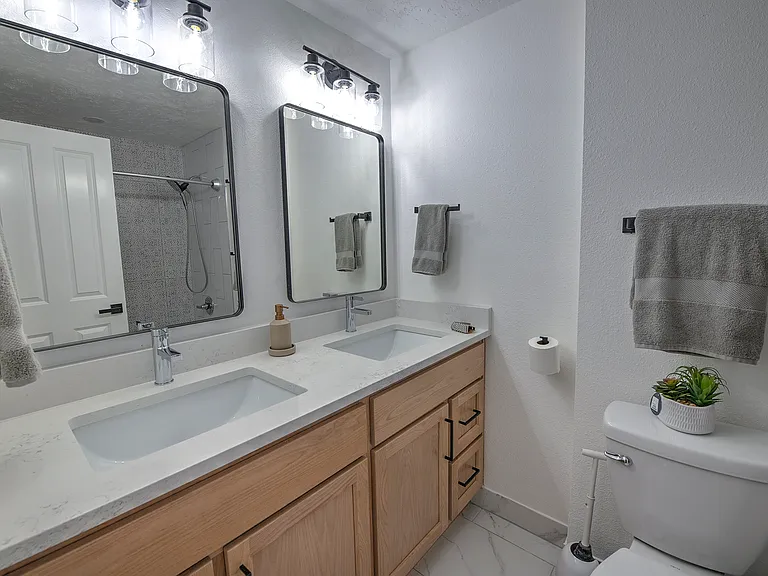 5901 NW Cherry St — Photo 36