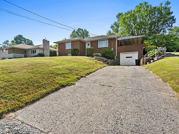 3rd image of 130 Scenic Dr