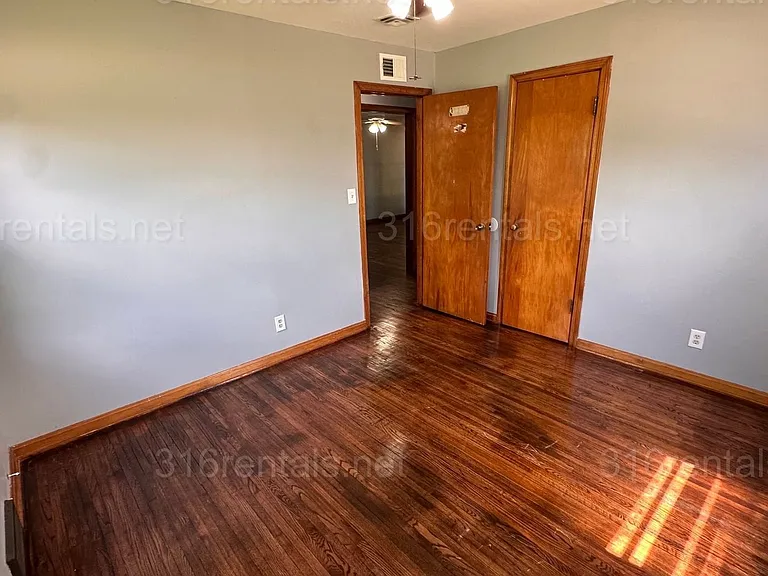 1757 S Fern St — Photo 15