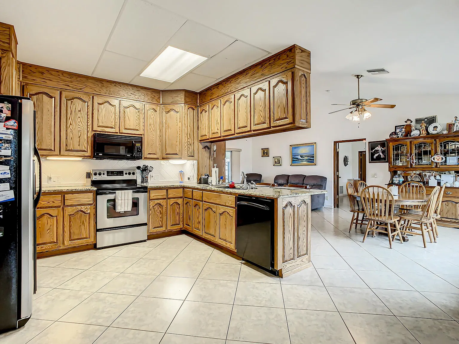 3 bed, 2000 sqft, $2,990 — Photo 4