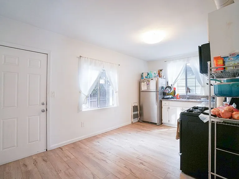 2667 Cimarron St — Photo 2