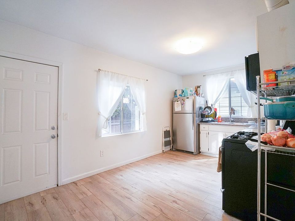 2nd image of 2667 Cimarron St