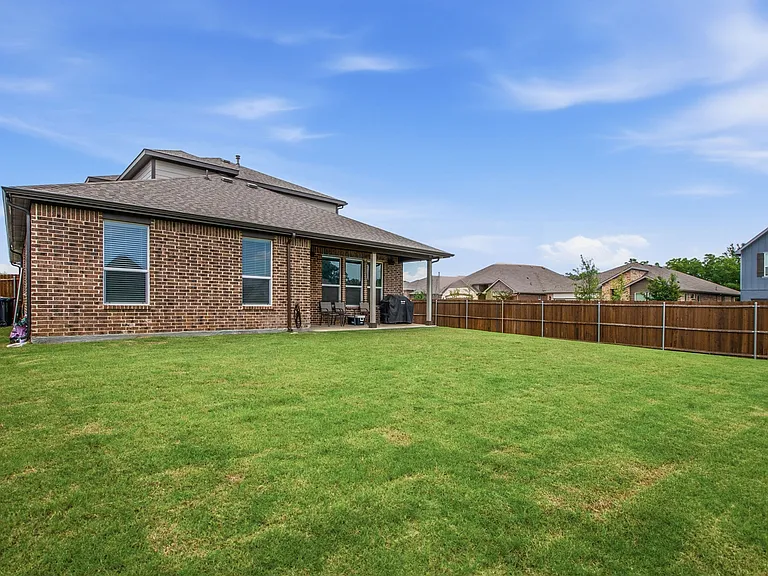 1501 Woodpecker St — Photo 32