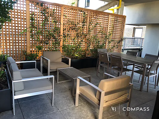 Sold by Compass | media 21