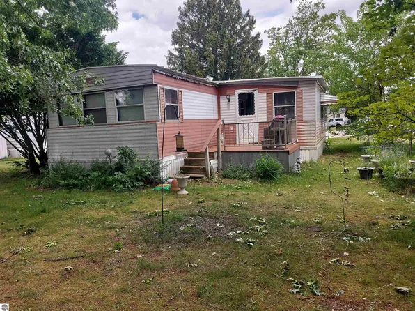1511 Geraldton Pl, Traverse City, MI 49686