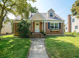 40 Shadyside Ave, Port Washington, NY 11050