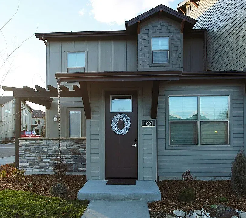 Townhomes With Attached Garages