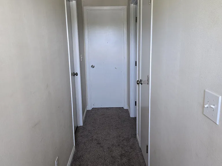 127 Ida St W — Photo 8