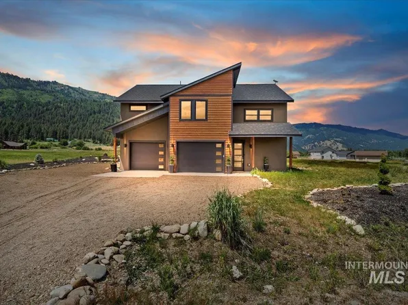 15 Alder Creek Ln, Garden Valley, ID 83622