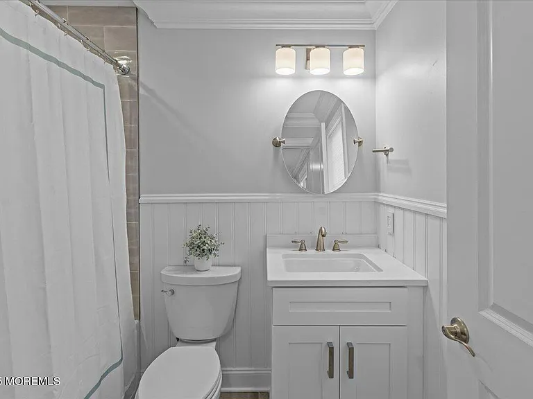 382 Western Ave — Photo 39