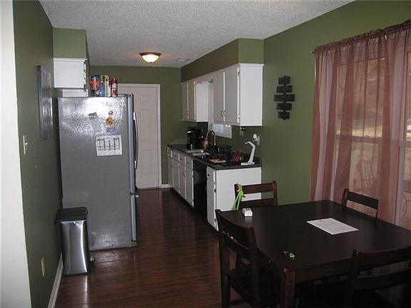 2nd image of 4446 Bonnie Brae Dr