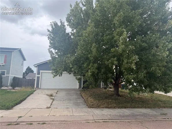 7590 Barn Owl Dr, Fountain, CO 80817