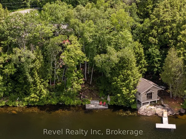30 Sparrow Rd, Seguin, ON P0C 1J0
