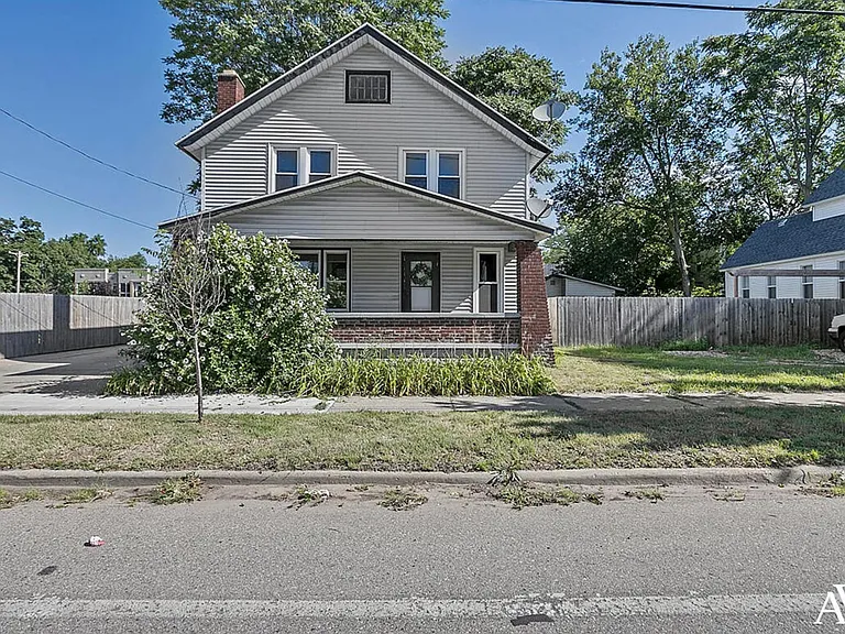 443 Hall St SE — Photo 19