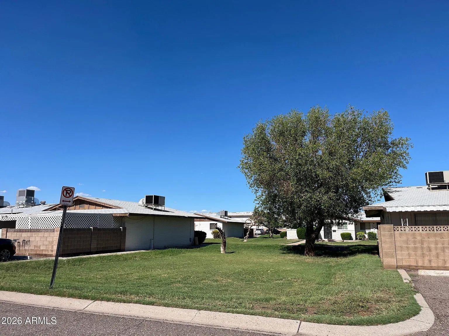 2 bed, 2.0 bath, 1132 sqft, $1,295 — Photo 2